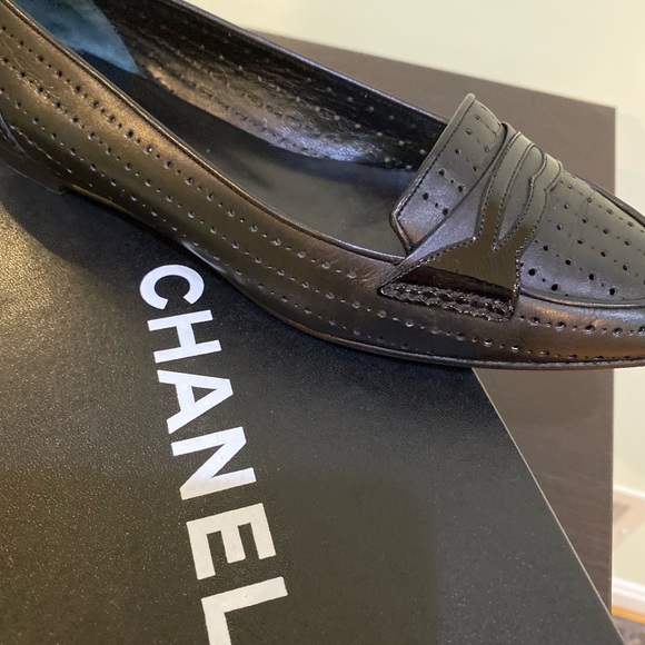Authentic Chanel loafers! Great condition! - Picture 2 of 2